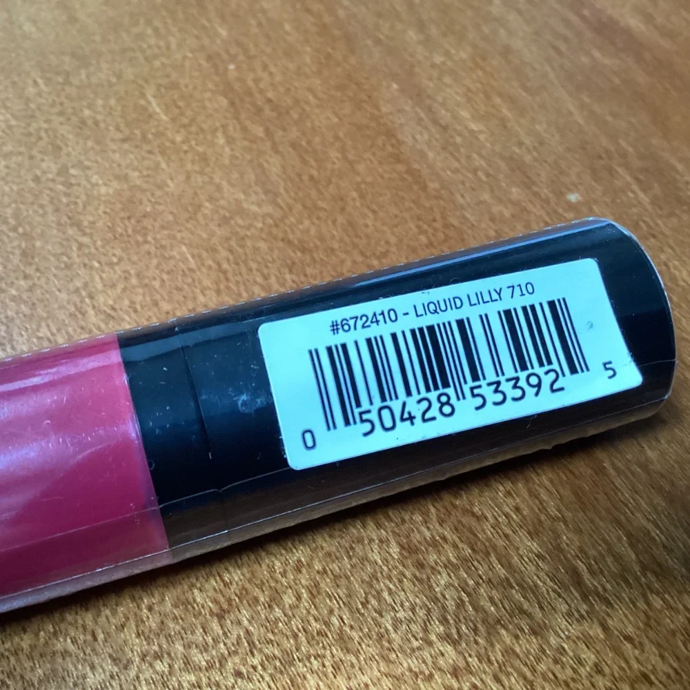 NUANCE SALMA HAYEK True Color PLUMPING LIQUID LIPSTICK #710 Liquid Lilly